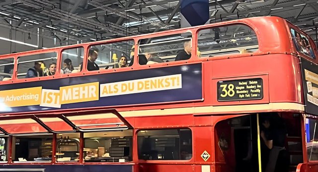 Disney Bus auf der DMEXCO 2024